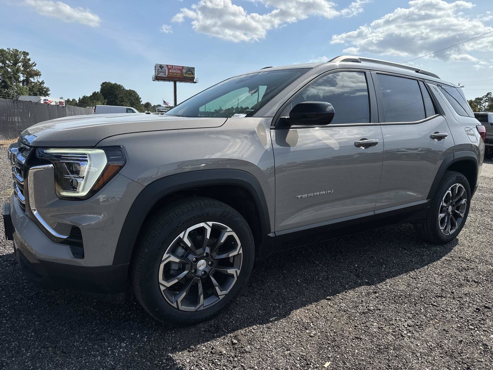 New 2027 GMC Terrain Elevation w/ Elevation Premium Package FWD image 7