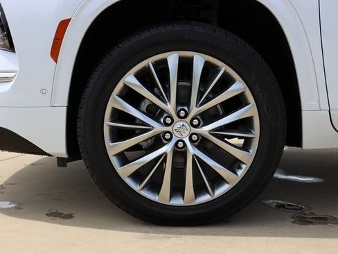 New 2026 Buick Enclave Avenir w/ Super Cruise Package image 9