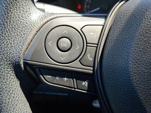 Used 2021 Toyota Corolla LE FWD image 17
