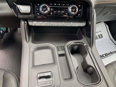 Used 2024 GMC Sierra 2500 AT4 w/ AT4 Preferred Package image 22