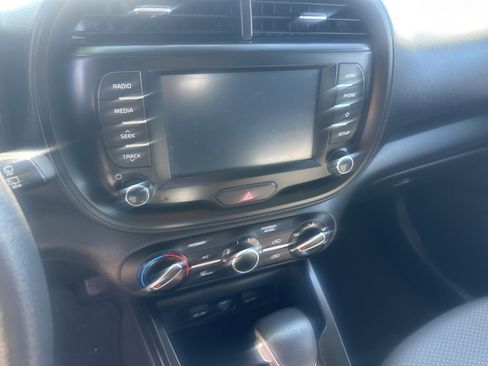 Used 2021 Kia Soul LX FWD image 13