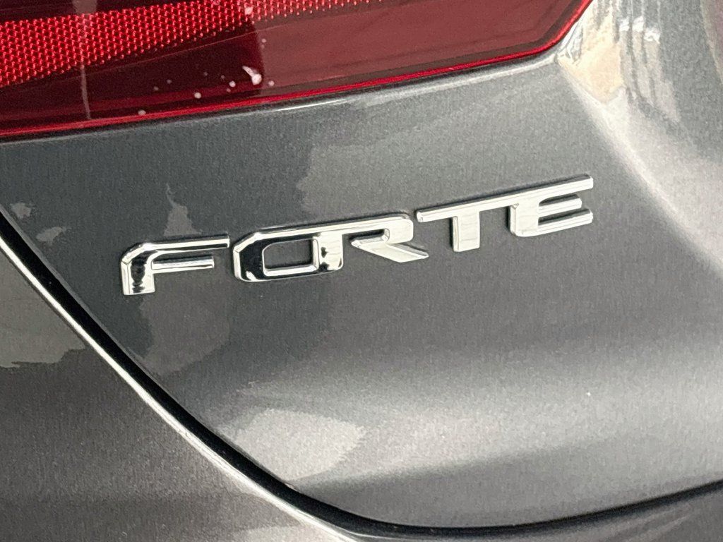 Used 2021 Kia Forte GT-Line FWD image 10