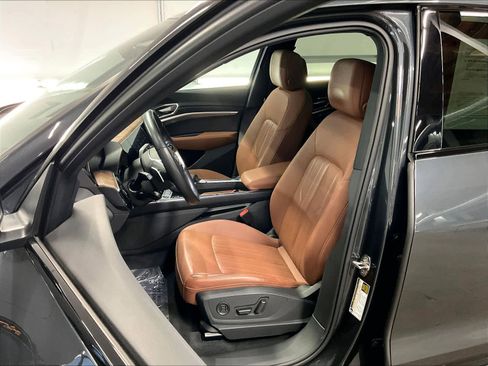 Certified 2023 Audi e-tron Premium Plus w/ Premium Plus Package AWD/4WD image 26