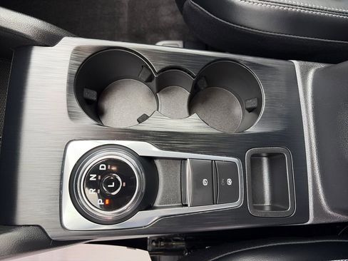 Used 2025 Ford Escape SE w/ Class II Trailer Tow Package image 24