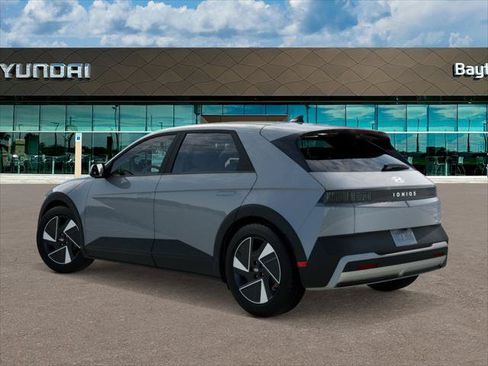 New 2026 Hyundai Ioniq 5 SEL RWD image 5