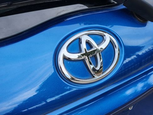 Used 2016 Toyota Yaris L image 13