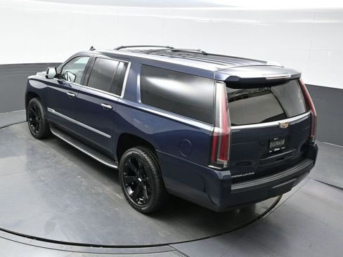 Used 2019 Cadillac Escalade ESV Luxury image 39