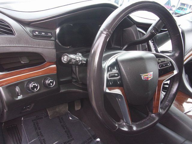 Used 2020 Cadillac Escalade Premium Luxury AWD/4WD image 32