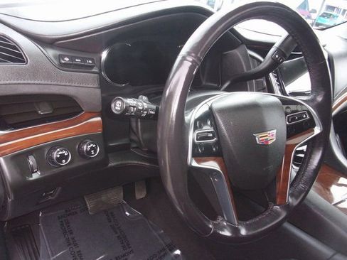 Used 2020 Cadillac Escalade Premium Luxury AWD/4WD image 32