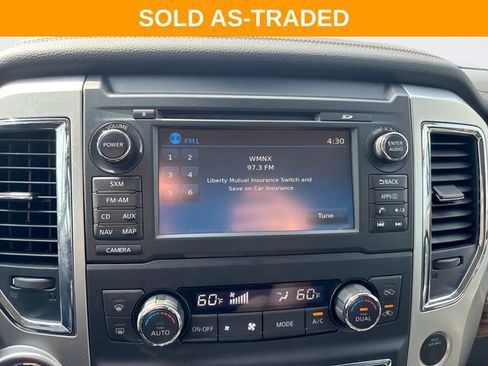 Used 2018 Nissan Titan SL AWD/4WD image 16