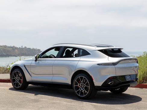 Used 2021 Aston Martin DBX AWD/4WD image 4