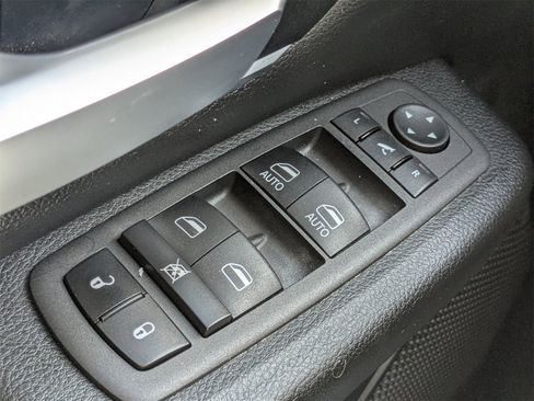 Used 2024 RAM 1500 Big Horn image 24