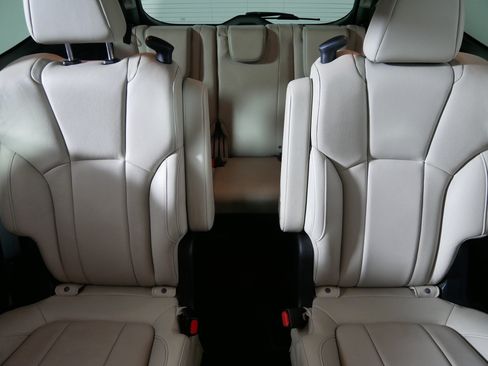 Used 2019 Subaru Ascent Limited AWD/4WD image 13