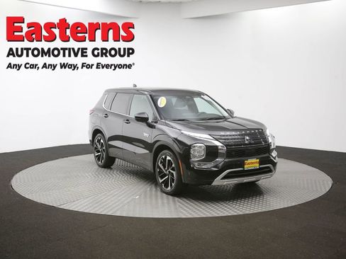 Used 2023 Mitsubishi Outlander SE image 51