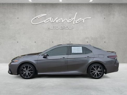 Used 2024 Toyota Camry SE image 13