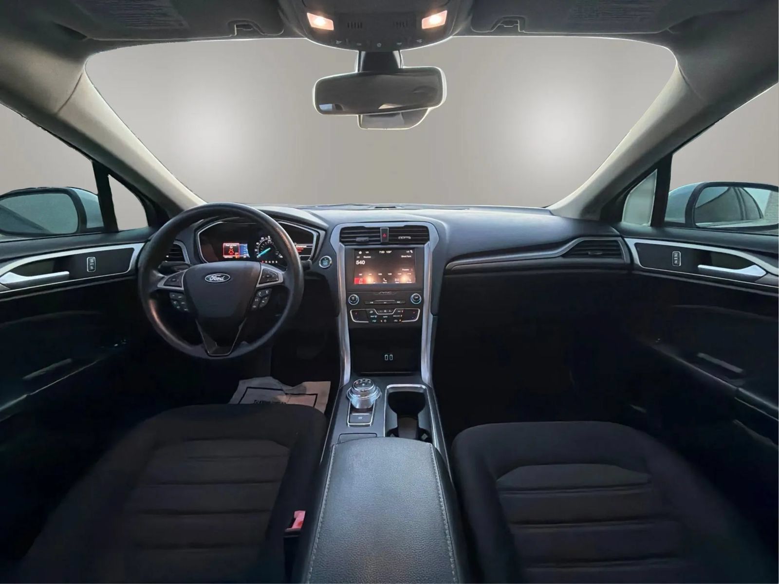 Used 2019 Ford Fusion SE FWD image 32