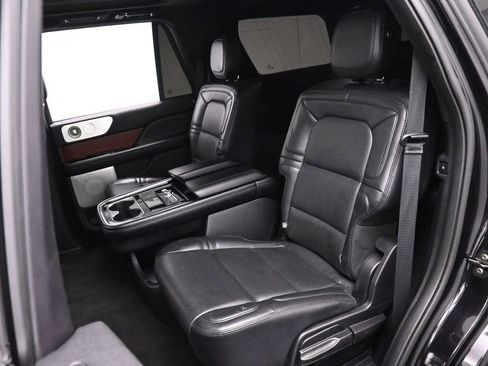 Used 2020 Lincoln Navigator Reserve w/ Luxury Package RWD image 19