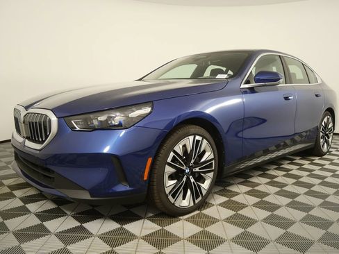 Certified 2026 BMW 530i RWD image 7