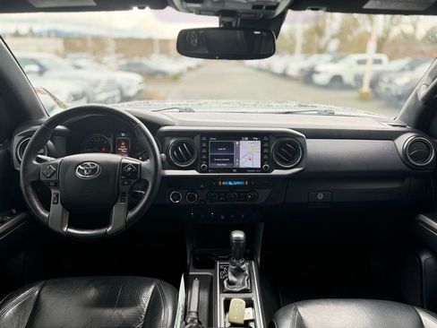 Used 2021 Toyota Tacoma TRD Off-Road w/ TRD Premium Off Road Package image 22