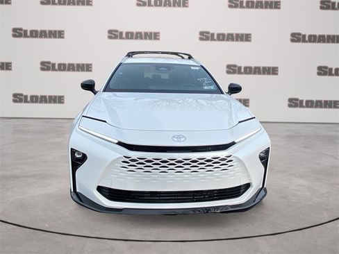 New 2025 Toyota Crown Signia image 8