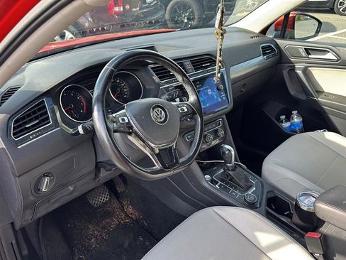 Used 2018 Volkswagen Tiguan SE w/ 3rd Row Seat Package image 4