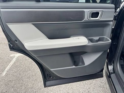Used 2025 Hyundai Santa Fe SEL FWD image 24