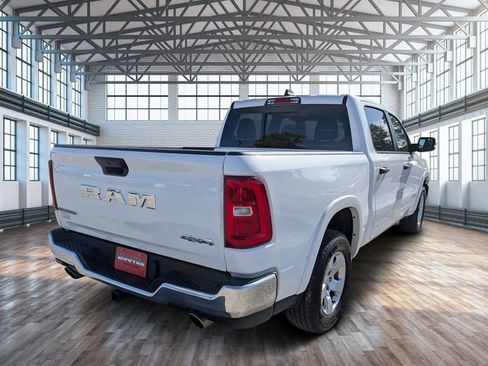 Used 2025 RAM 1500 Big Horn AWD/4WD image 4