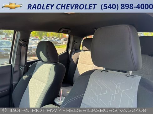 Used 2023 Toyota Tacoma TRD Off-Road AWD/4WD image 17