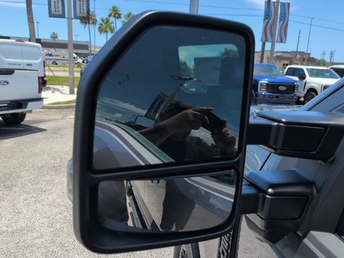 New 2026 Ford F250 Lariat w/ Black Appearance Package AWD/4WD image 8