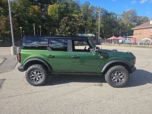 New 2025 Ford Bronco Badlands image 2