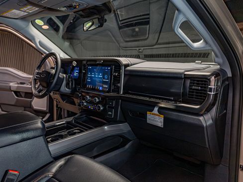 Used 2026 Ford F250 Lariat AWD/4WD image 8