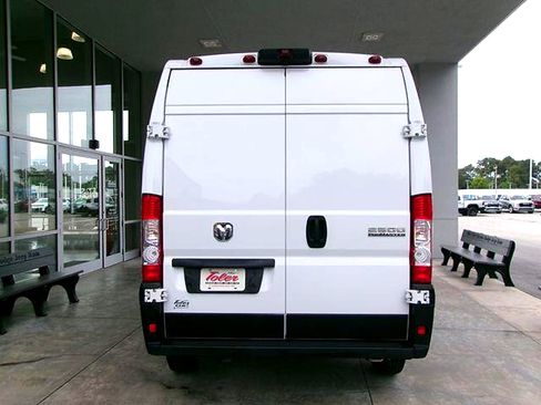 Used 2025 RAM ProMaster 2500 w/ Convenience Group FWD image 26