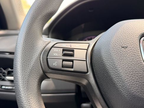 Used 2023 Honda Accord EX image 21