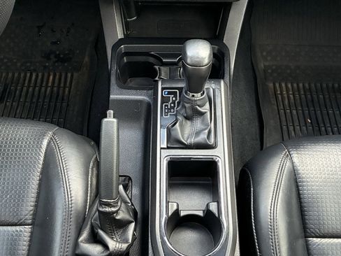 Used 2020 Toyota Tacoma TRD Off-Road w/ TRD Premium Off Road Package image 19