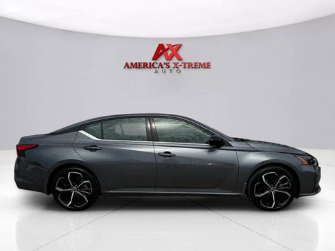 Used 2023 Nissan Altima 2.5 SR image 6