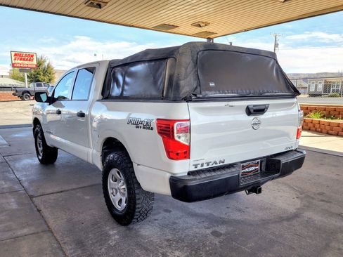 Used 2017 Nissan Titan S image 3