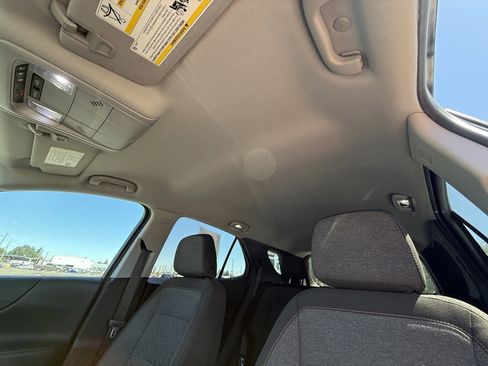 Used 2022 Chevrolet Equinox LT image 38