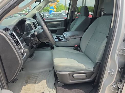 Used 2016 RAM 1500 Classic SLT RWD image 6