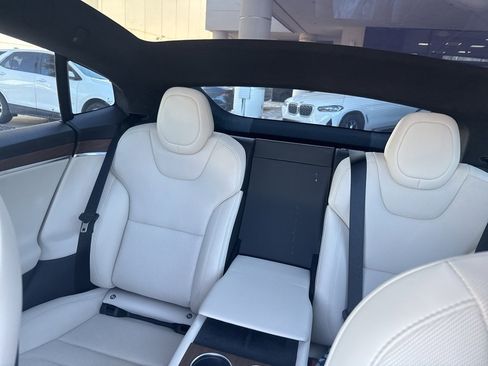 Used 2023 Tesla Model S Base image 31