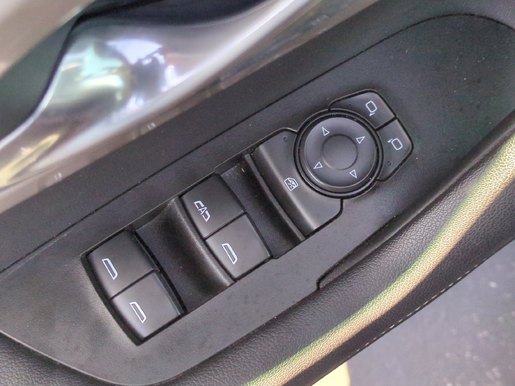 Used 2025 Chevrolet Blazer LT FWD image 16