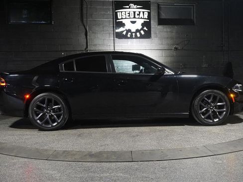Used 2019 Dodge Charger SXT w/ Blacktop Package image 11