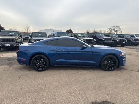 Used 2022 Ford Mustang GT Premium w/ Equipment Group 401A image 5