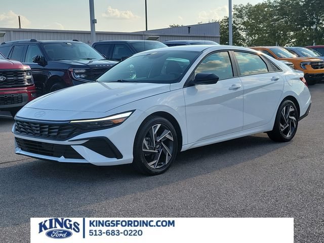 Used 2025 Hyundai Elantra Sport FWD image 1
