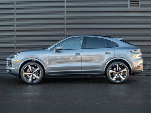 New 2026 Porsche Cayenne S image 2