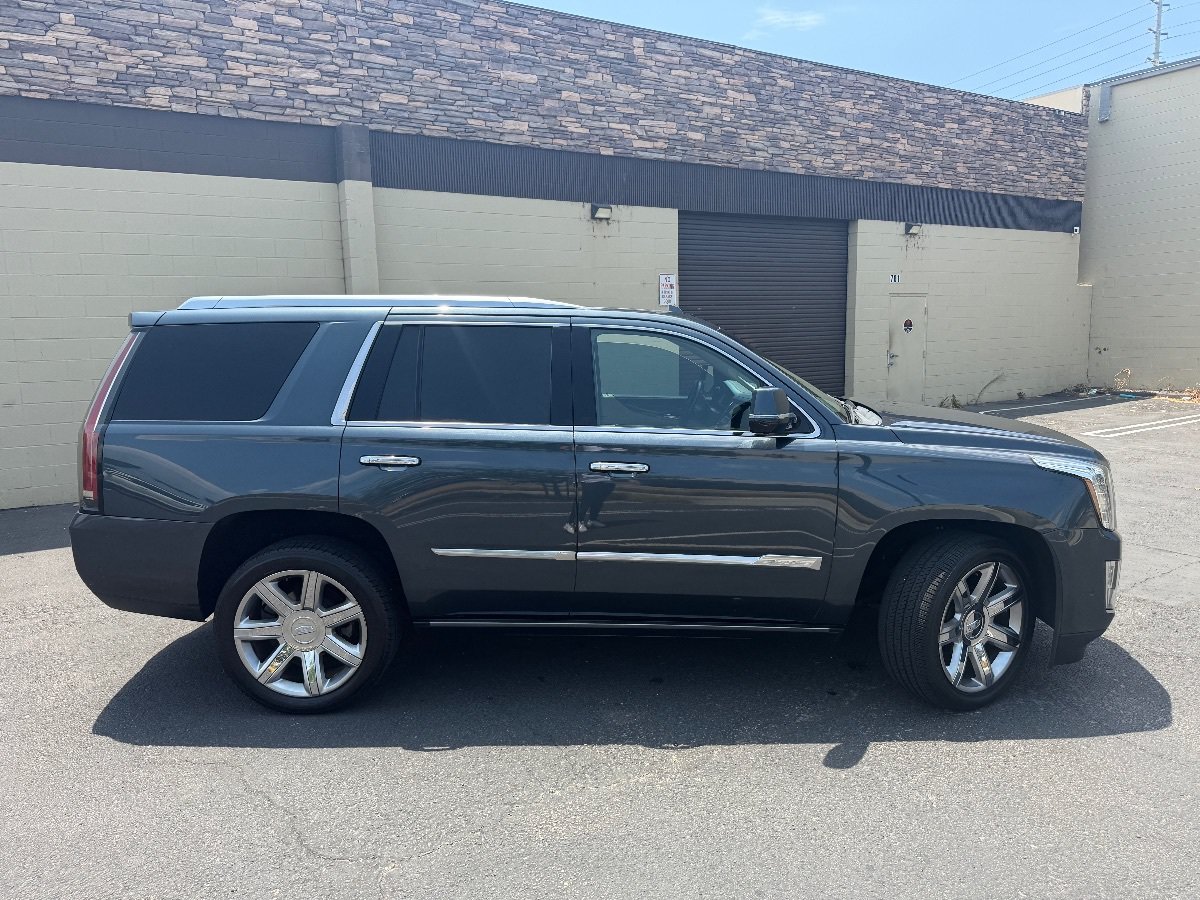 Used 2019 Cadillac Escalade Premium Luxury AWD/4WD image 12
