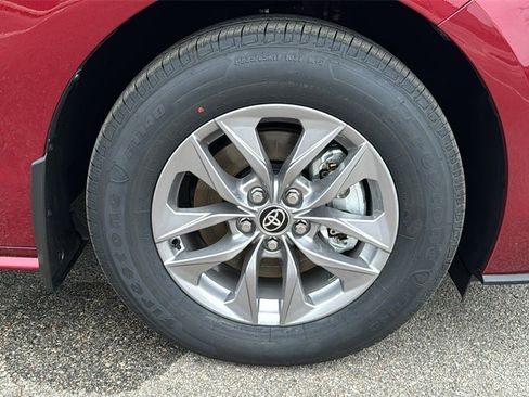 New 2026 Toyota Sienna LE image 12