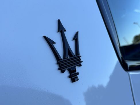 Used 2023 Maserati Ghibli Modena Q4 AWD/4WD image 13
