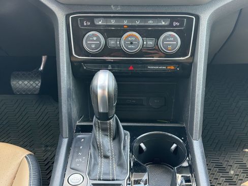 Used 2023 Volkswagen Atlas Cross Sport SE FWD image 20