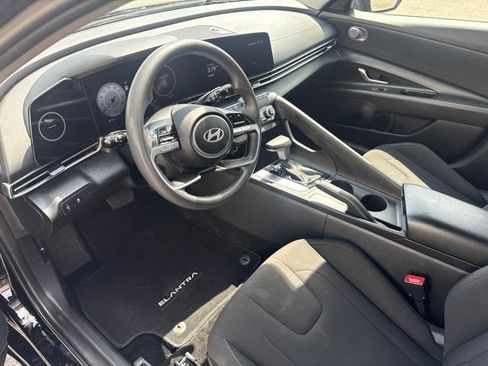 Used 2024 Hyundai Elantra SEL FWD image 15