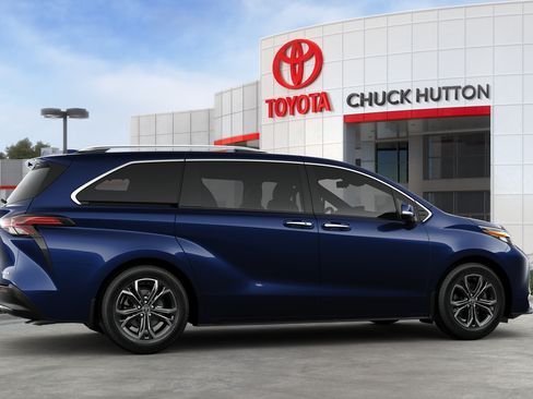 Used 2025 Toyota Sienna Platinum AWD/4WD image 40